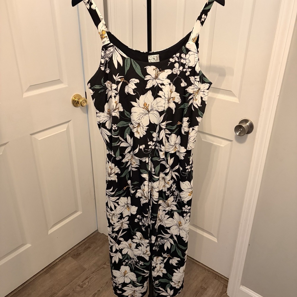 NaΓ―f Black White Floral Wide Leg Jumpsuit Tropical Lily Popover Crop Sm Hawaiian